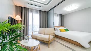 Premier Suite | Premium bedding, memory foam beds, desk, laptop workspace