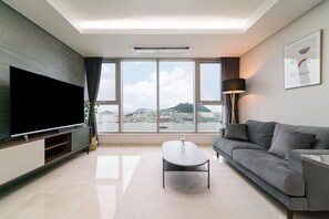 2 bedrooms, premium bedding, memory-foam beds, in-room safe