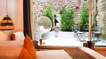 Romantische suite, 1 kingsize bed, bubbelbad | Terras