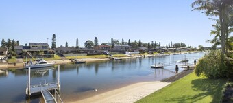 HOLIDAY SPECIAL! Fantastic Holiday Home on the Canals