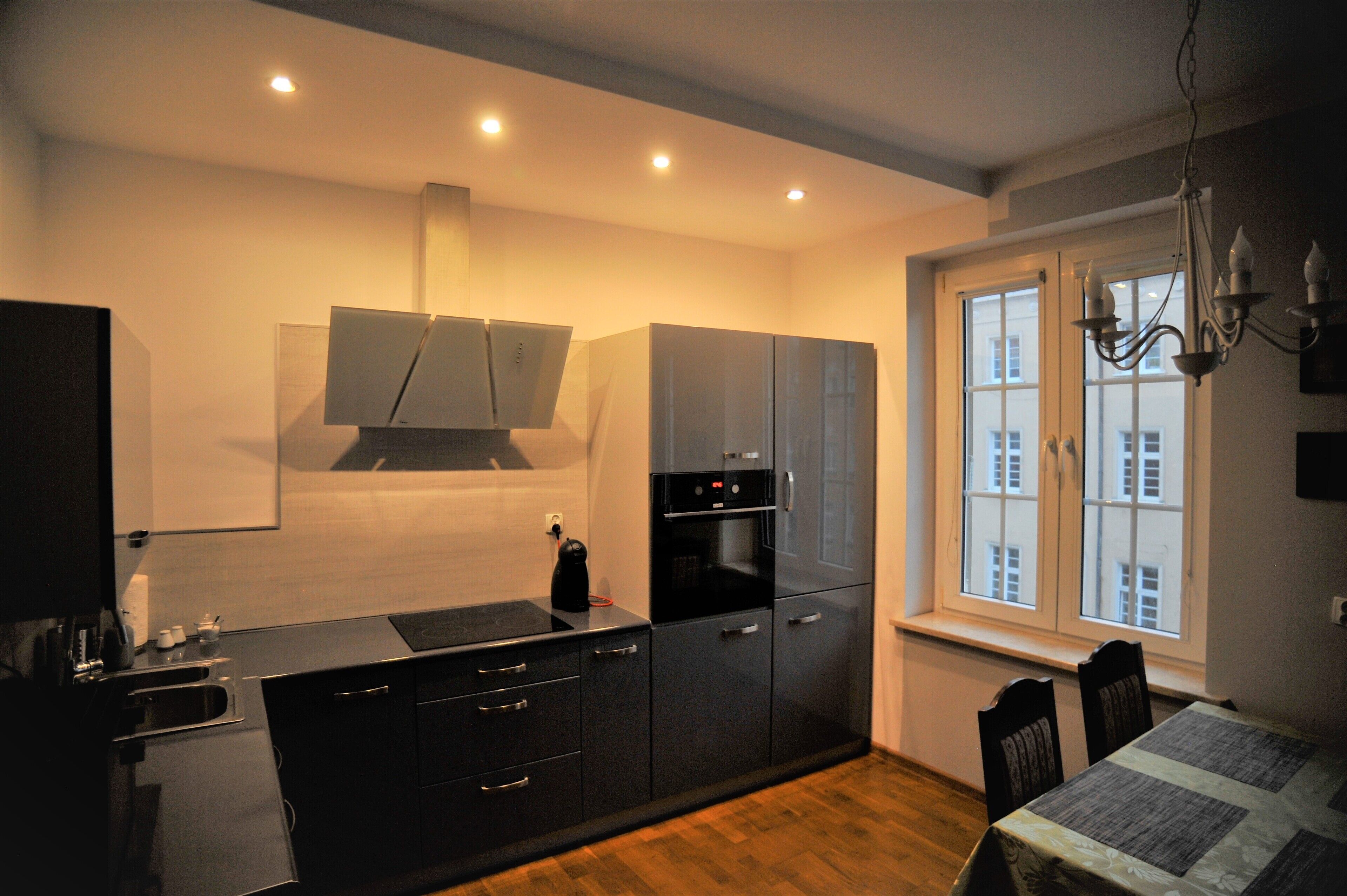 Fridge, microwave, oven, coffee/tea maker