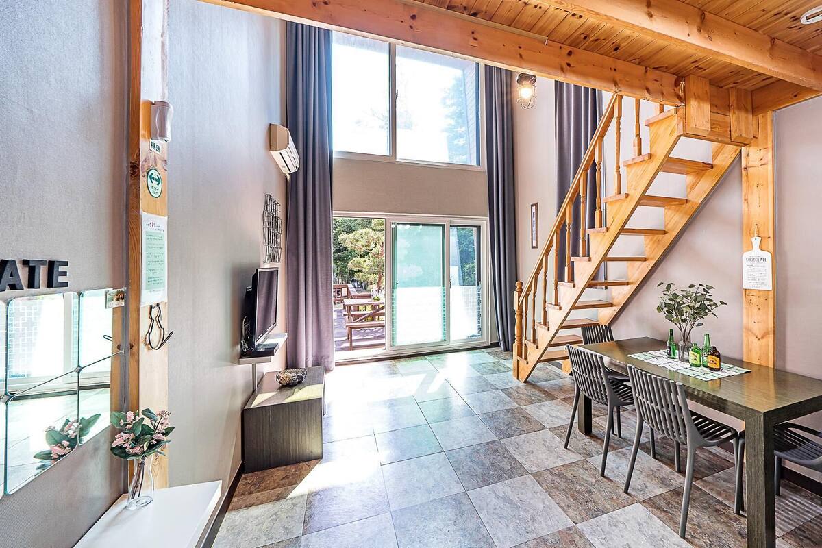 Basic Room, 2 Bedrooms (chokollis 1(Dokchae)) | 1 bedroom, free WiFi
