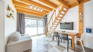 Chambre de base, 2 chambres (chokollis 3(Dokchae)) | 1 chambre, accès au Wi-Fi (inclus)