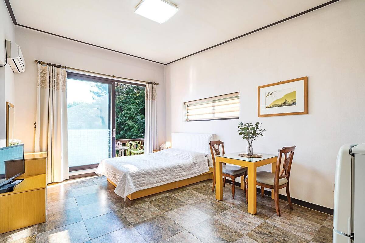 Basic Room, 1 Bedroom (Yeomyeong (aegyeondongban)) | 1 bedroom, free WiFi