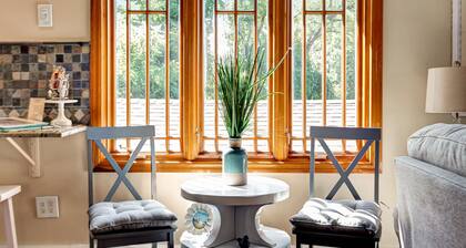 Captain's Cottage - Cold Spring Harbor Water Views