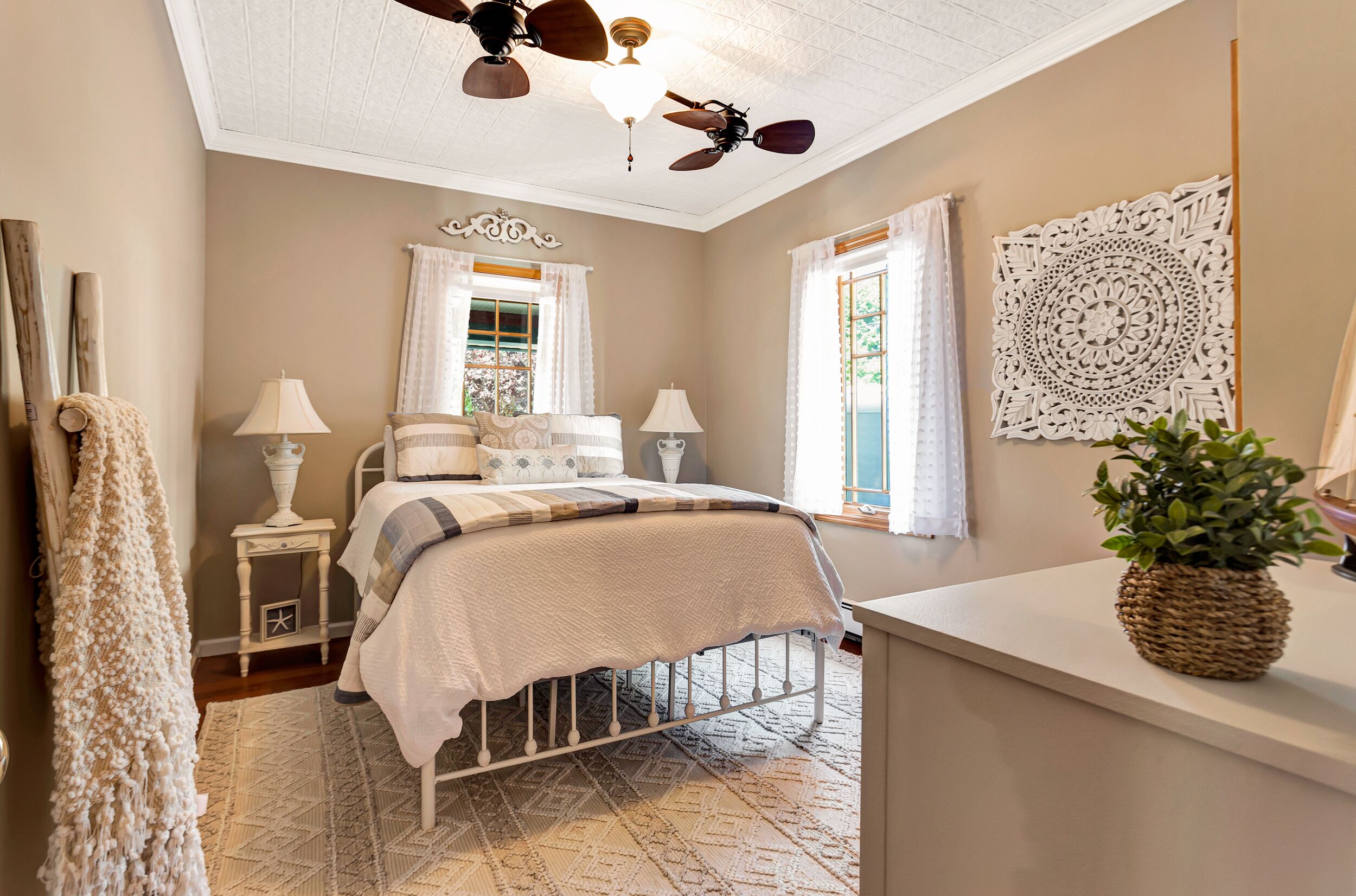 3 bedrooms, desk, travel crib, free WiFi