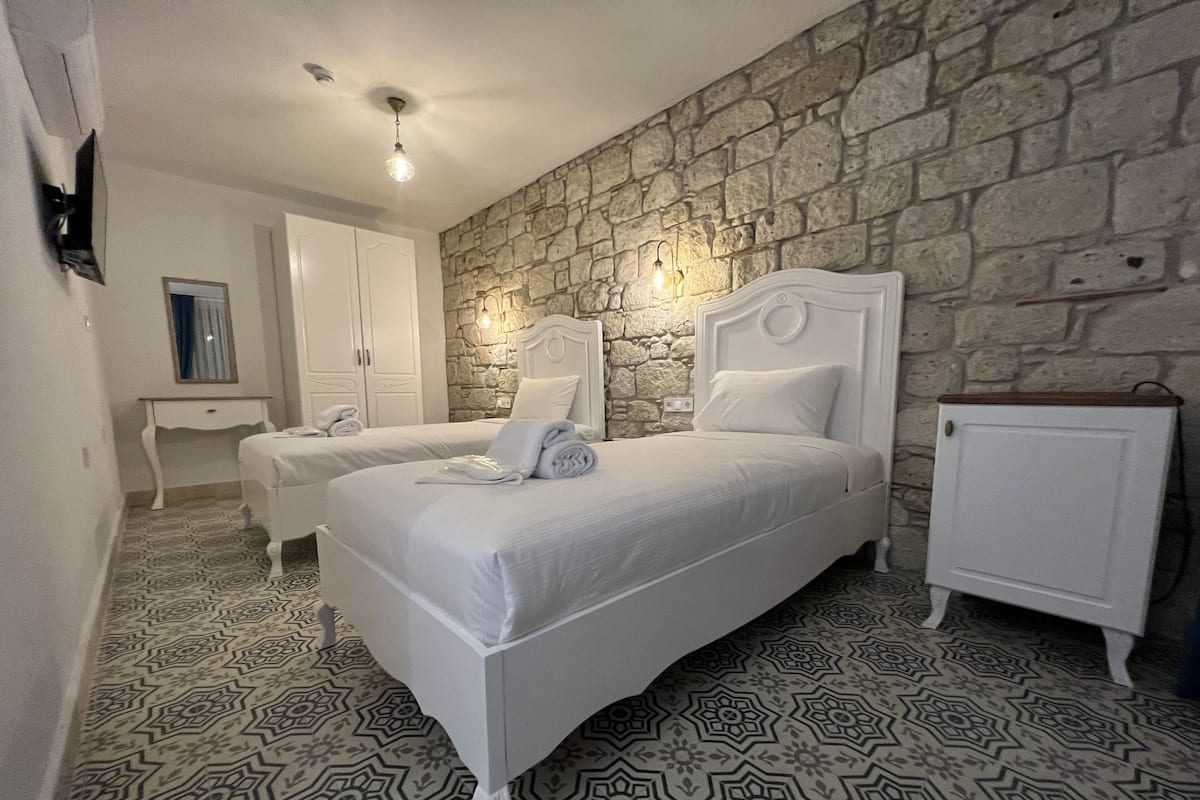 Deluxe Double or Twin Room, Pool View