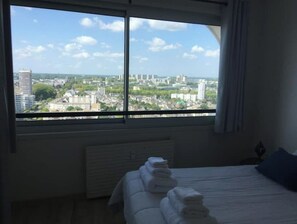 1 bedroom, desk, iron/ironing board, travel crib - Rennes from the Horizons (Rennes)