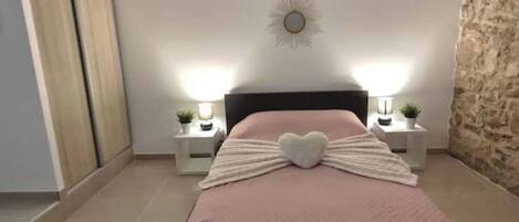 1 bedroom, free WiFi, bed sheets