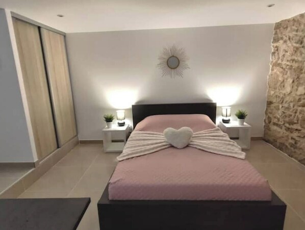 1 chambre, Wi-Fi gratuit, draps fournis
