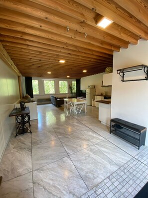 Living area - Modern, family-friendly vacation apartment in a rural setting (Neuenkirchen)