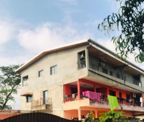 Grande Chambre Américaine Meublée à Alibandeng-libreville