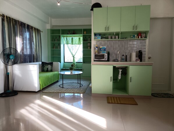 Oven, stovetop - Palasyo ni Dhalia in Buagsong Cordova Cebu (Cordova)