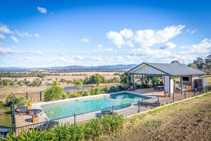Pool - Sovereign Hill Country Estate - Group accommodation on scenic estate (LOVEDALE)