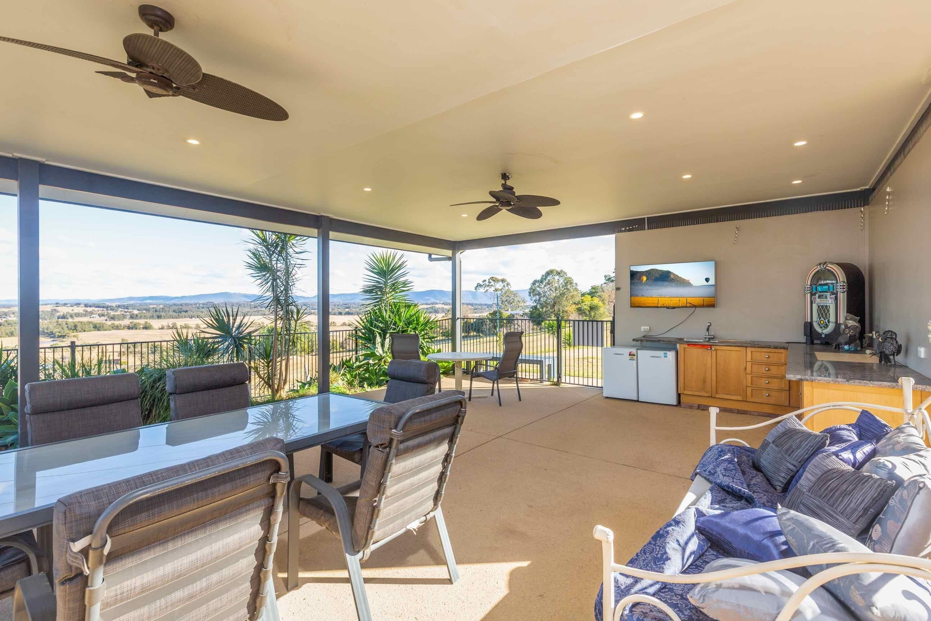 Sovereign Hill Country Estate - Group accommodation on scenic estate — image 6