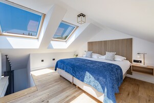 Appartamento familiare, 3 camere da letto, vista mare | Una scrivania, ferro/asse da stiro, Wi-Fi gratuito, lenzuola