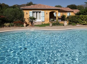 Outdoor pool - Charming villa with swimming pool - 10 min from Calvi. (MONTEGROSSO)