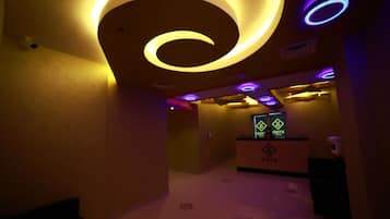 Steam room, hot springs/mineral springs, body treatments, aromatherapy