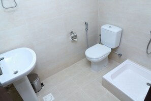 Standard Studio | Bathroom