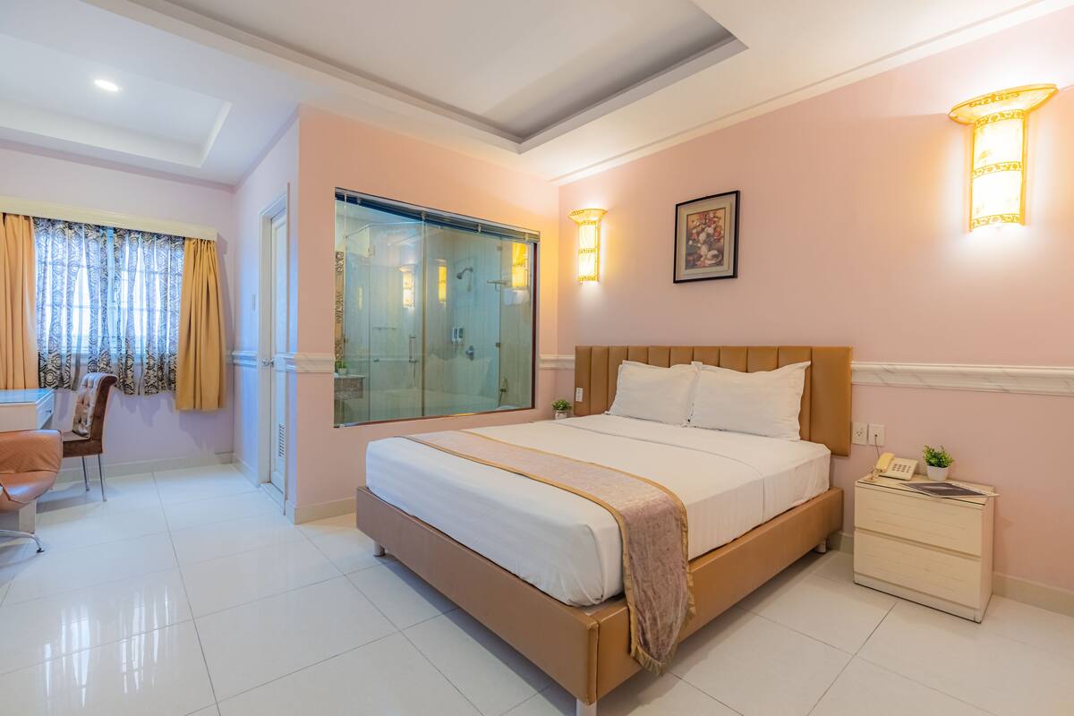 Deluxe Double Room, 1 Queen Bed, Non Smoking | Egyptian cotton sheets, premium bedding, Select Comfort beds