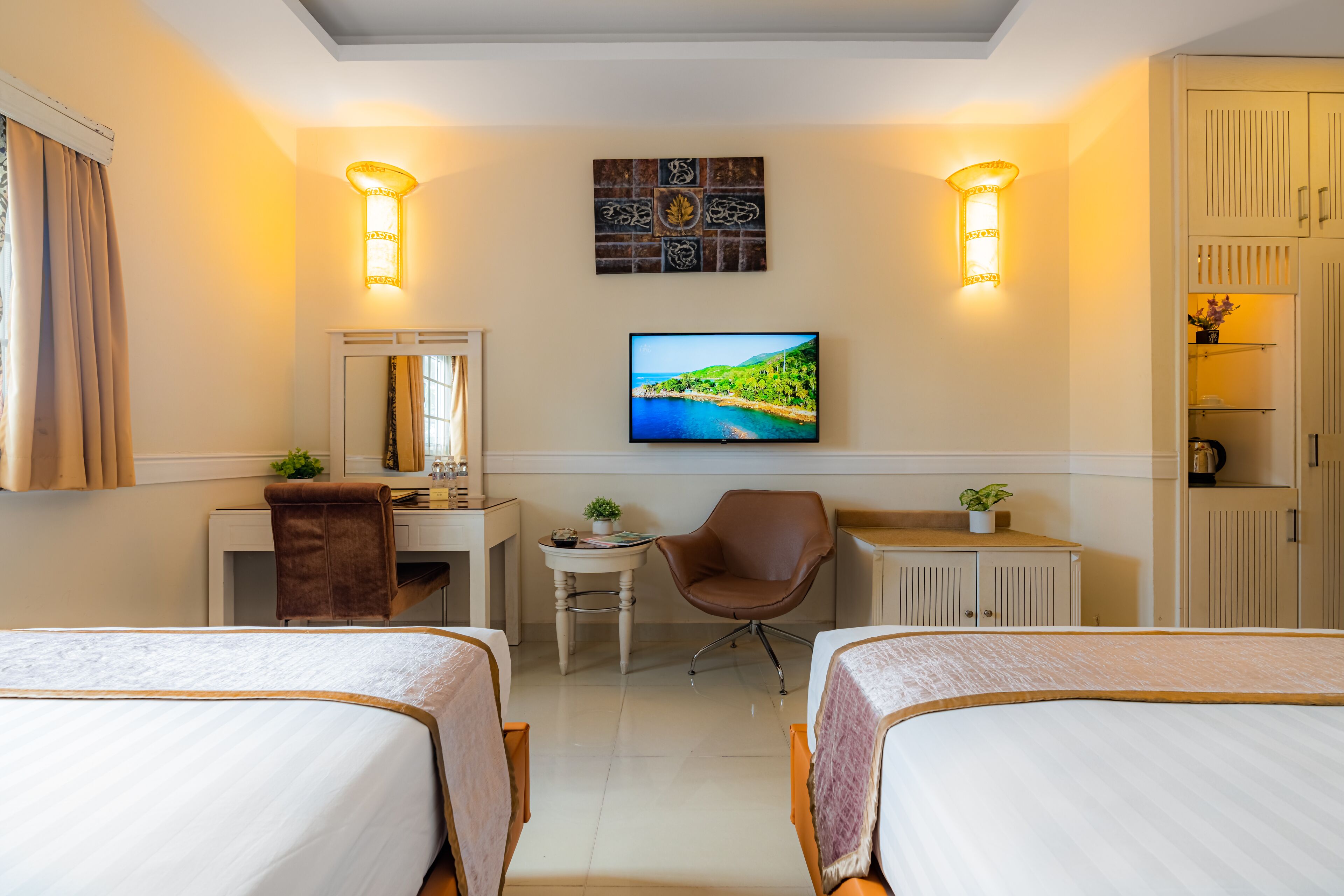 Superior Twin Room | Egyptian cotton sheets, premium bedding, Select Comfort beds