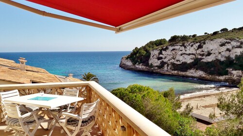 DM: Directly on the beach, terrace, sea view & garden