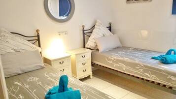 2 chambres, lit parapluie, Wi-Fi gratuit, draps fournis