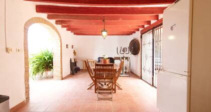 Global Properties: beautiful country house in Quart de les Valls