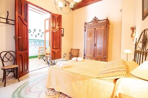3 bedrooms, iron/ironing board, bed sheets - Global Vacacional: beautiful country house in Quart de les Valls (Quart de les Valls)