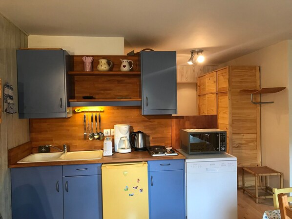 Køleskab, mikrobølgeovn, ovn, opvaskemaskine