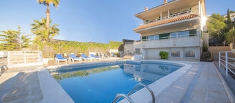 Villa Bali Sitges Seaviews near Seaside & OLd Town with private pool and BBQ