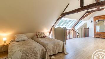 1 bedroom, free WiFi, bed sheets