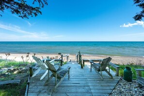 On the beach - A Charming Door County Cottage (Sturgeon Bay)