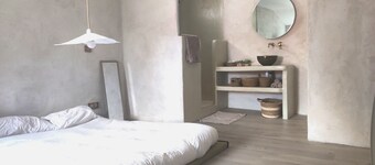 Paisible Appartement Avec sa Cour Fermée