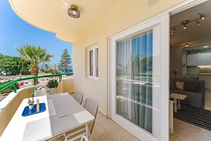 Outdoor dining - Soul Escape Costamar (Los Cristianos)