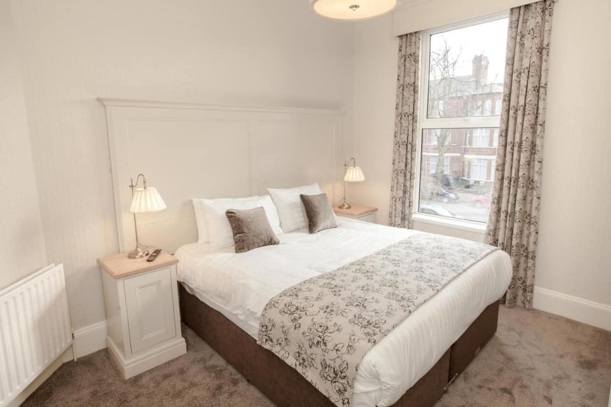 Business Double Room | In-room safe, free WiFi