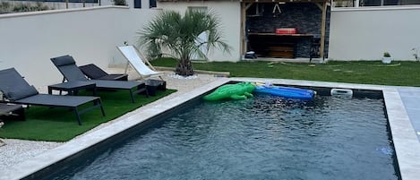 Ulkouima-allas, lämmitetty uima-allas