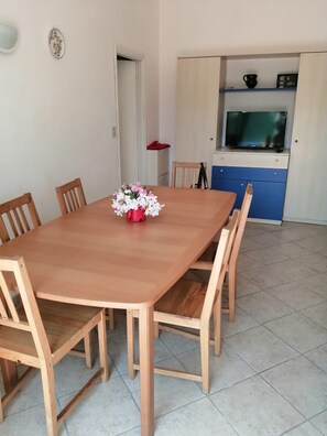 Dining - Oleander house (Procchio)