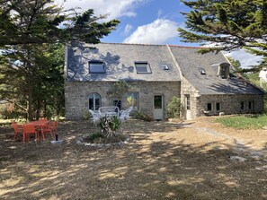 Exterior - Beach Cottage - direct access to the beach (Île-Tudy)