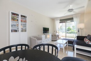 TV - Apartment UHC SALOU VILLA FAMILY COMPLEX 198 (Salou)