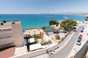 Property grounds - Stunning sea views · AirCon · 2-bedroom Apartment · UHC NAUTILUS (Salou)