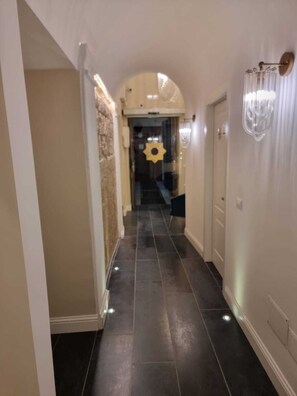 Reception - Domus Aurea Luxury (Naples)
