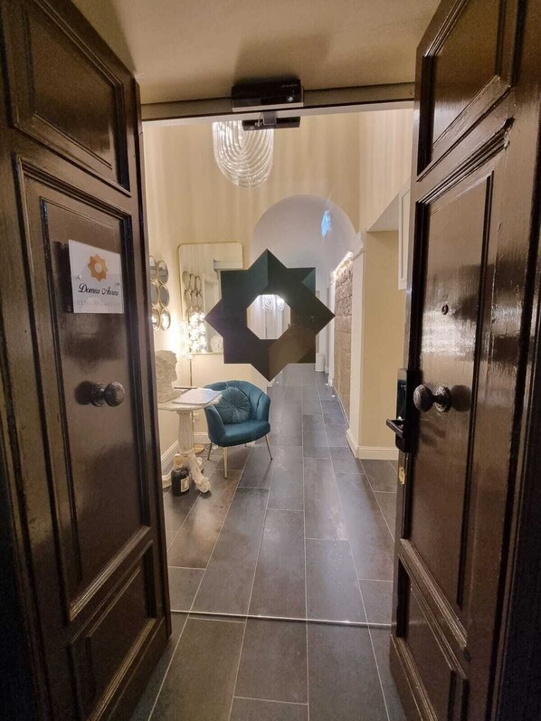 Reception - Domus Aurea Luxury (Naples)