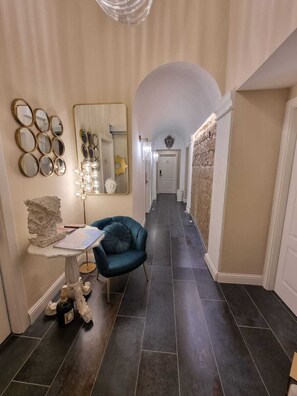 Reception - Domus Aurea Luxury (Naples)