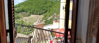 Vintage old Apartment in Castel di Tora