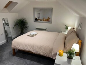 House, 1 Queen Bed with Sofa bed | 1 bedroom, iron/ironing board, free WiFi, bed sheets