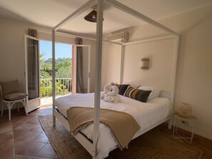 5 soverom, safe på rommet, skrivebord og strykejern/-brett