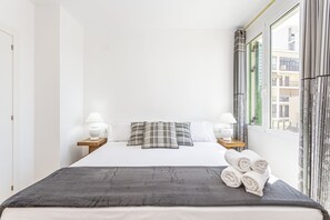 2 bedrooms, in-room safe, desk, iron/ironing board