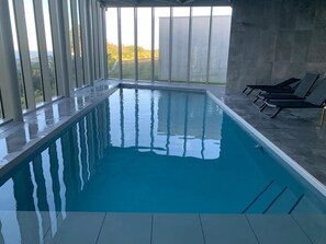 A heated pool - 2-bedroom cottage - unobstructed sea view (Plouha)