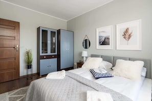 1 chambre, fer et planche à repasser, Wi-Fi, literie fournie